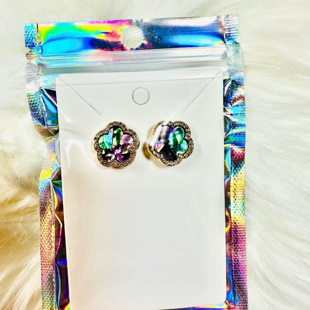 Elegant Silver Flower Earrings - Picture 2 of 3